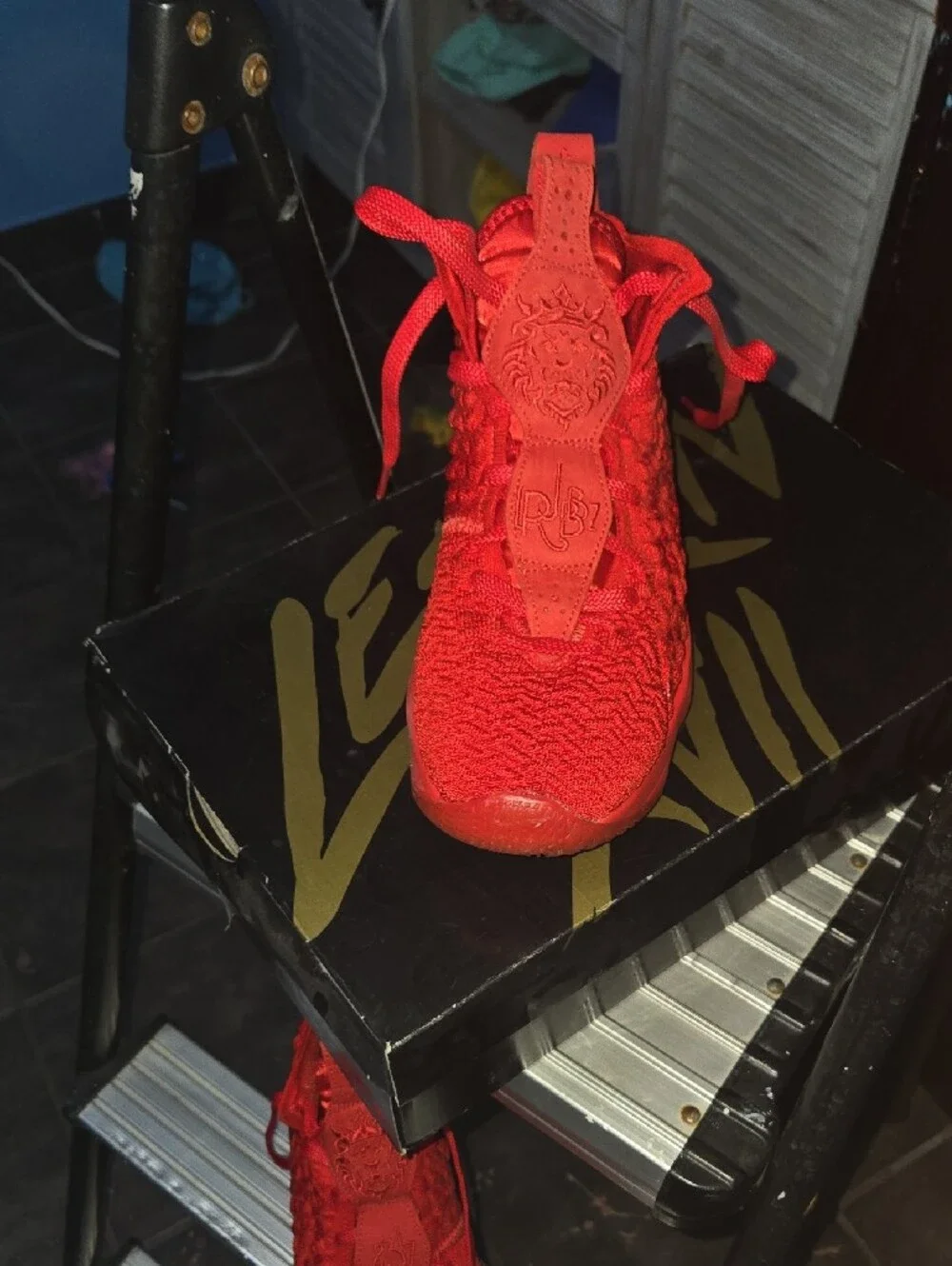 Nike Red Knit LJ-17 Low-Top Sneaker